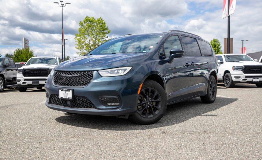 2022 Chrysler Pacifica Touring LC2140