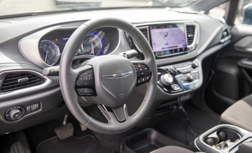 2022 Chrysler Pacifica Touring LC2140