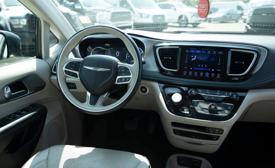 2017 Chrysler Pacifica Hybrid Platinum LC2099A