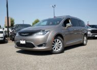 2018 Chrysler Pacifica Hybrid Limited P585809A