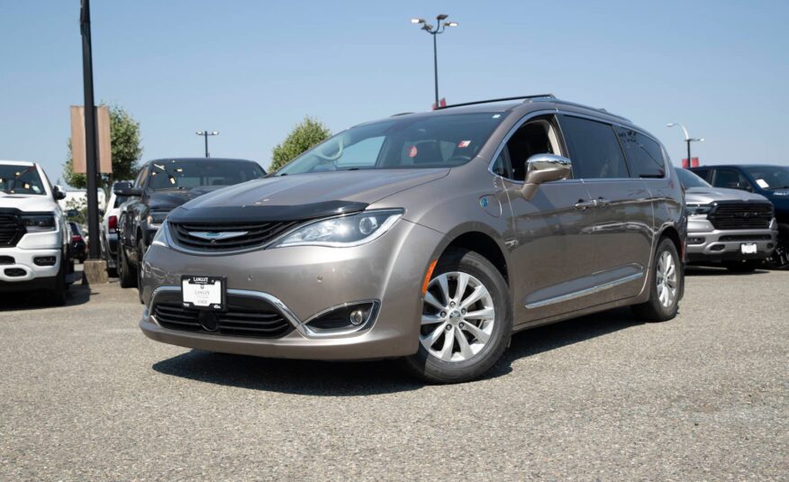 2018 Chrysler Pacifica Hybrid Limited P585809A