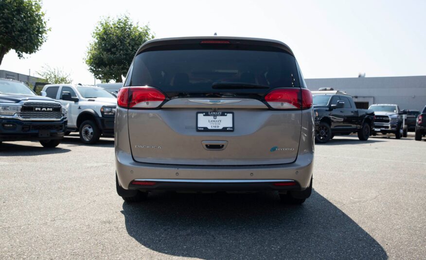 2018 Chrysler Pacifica Hybrid Limited P585809A