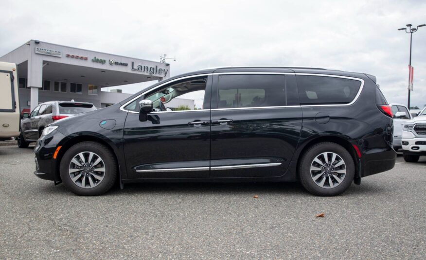 2021 Chrysler Pacifica Hybrid Limited LC2288