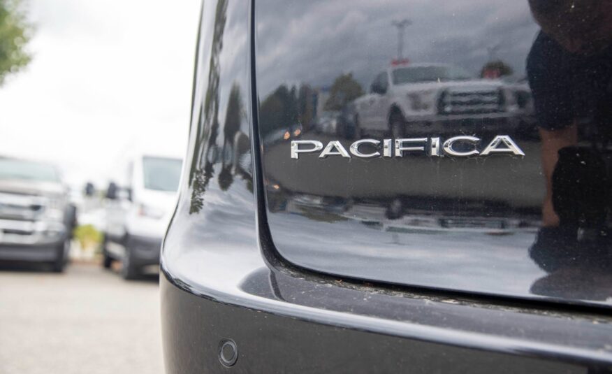 2021 Chrysler Pacifica Hybrid Limited LC2288