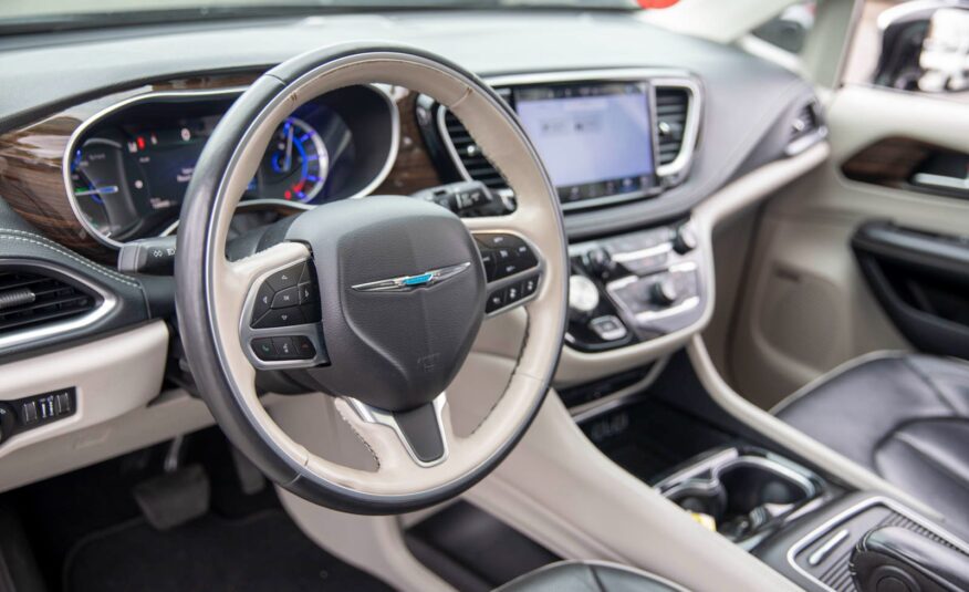 2021 Chrysler Pacifica Hybrid Limited LC2288