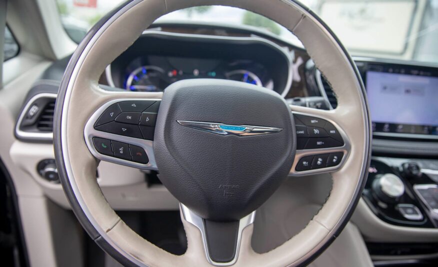 2021 Chrysler Pacifica Hybrid Limited LC2288