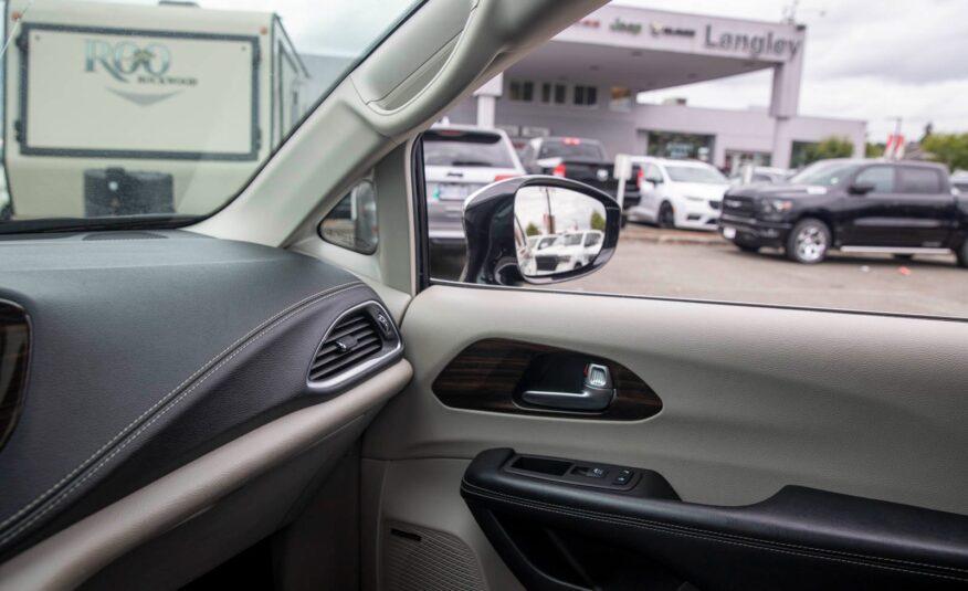 2021 Chrysler Pacifica Hybrid Limited LC2288