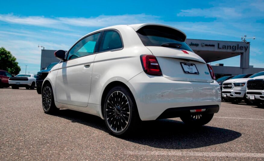 2024 Fiat 500e  R210657