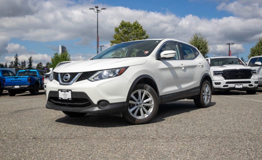 2017 Nissan Qashqai S LC2295