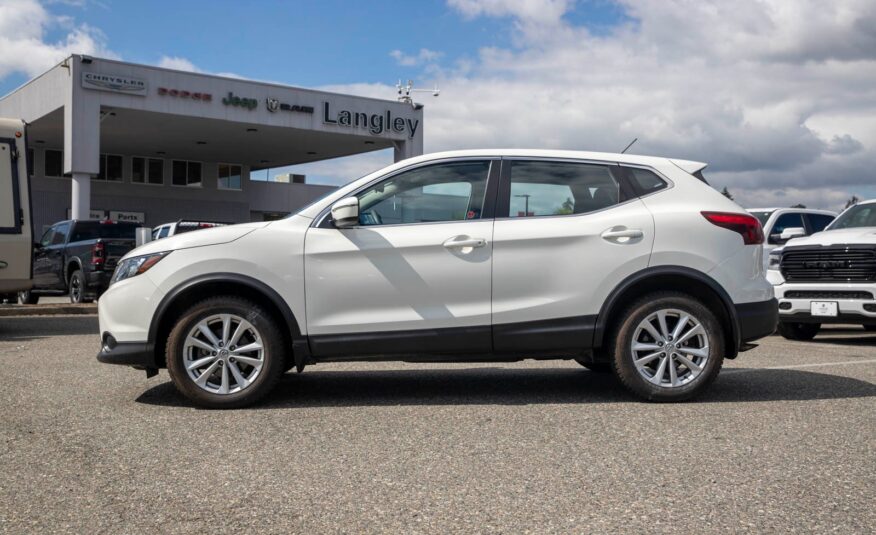 2017 Nissan Qashqai S LC2295