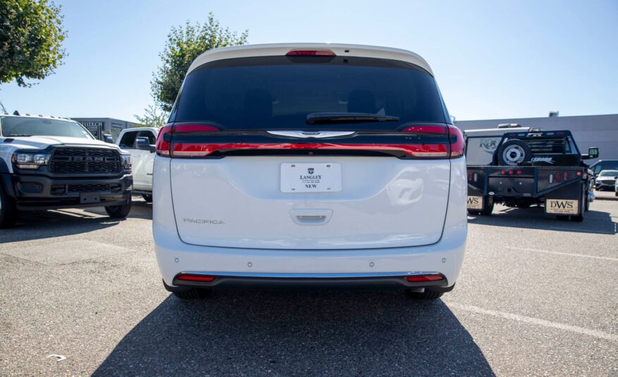 2024 Chrysler Pacifica Touring-L R187461