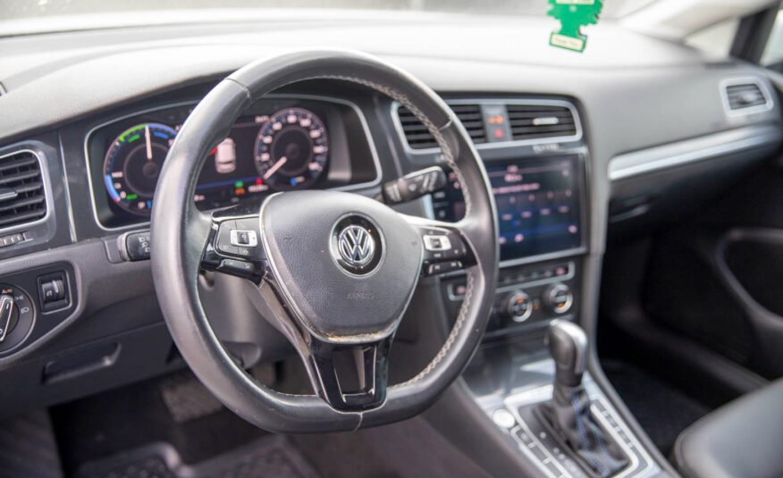 2020 Volkswagen e-Golf Comfortline LC2327