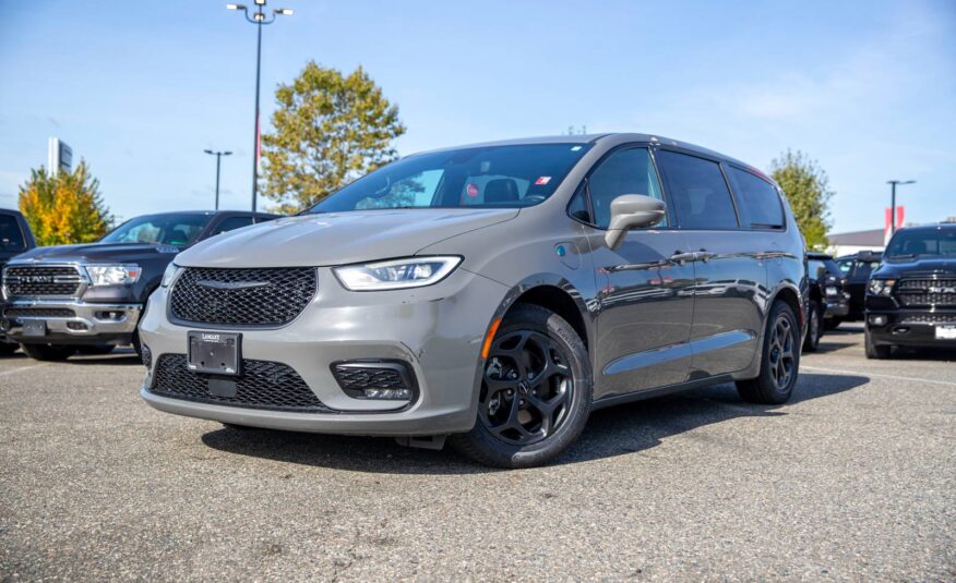 2022 Chrysler Pacifica Hybrid Limited LC2362