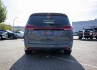 2022 Chrysler Pacifica Hybrid Limited LC2362