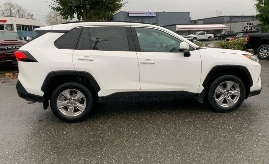 2022 Toyota RAV4 XLE LC2388