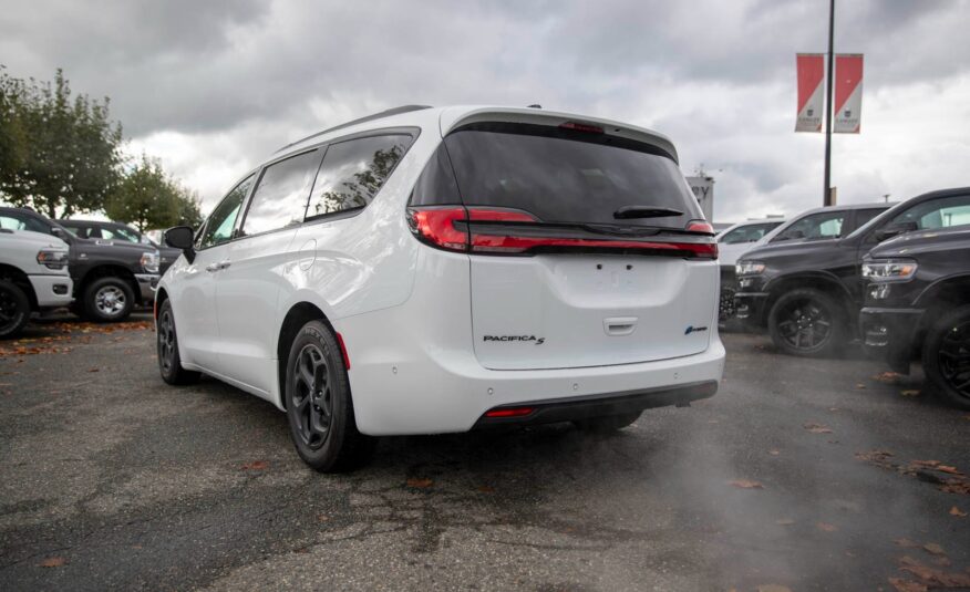 2024 Chrysler Pacifica Hybrid Select LC2376