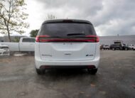 2024 Chrysler Pacifica Hybrid Select LC2376