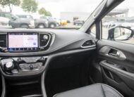 2024 Chrysler Pacifica Hybrid Select LC2376