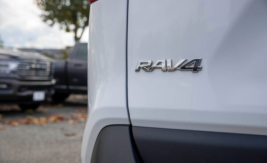 2022 Toyota RAV4 XLE LC2388