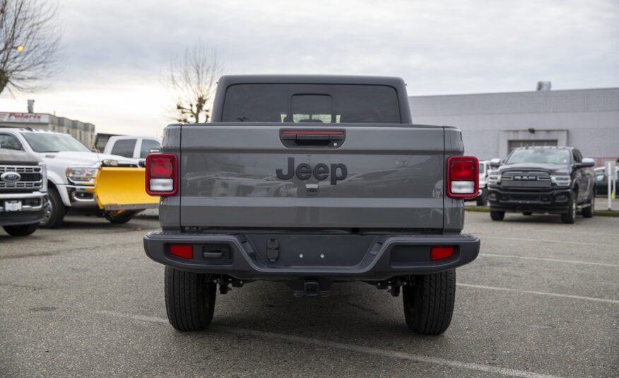 2023 Jeep Gladiator Sport S LC2436