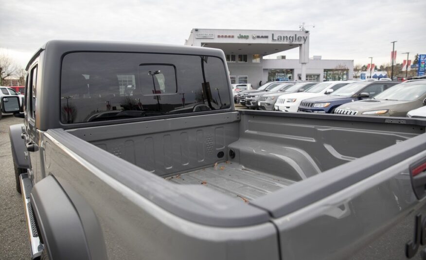 2023 Jeep Gladiator Sport S LC2436