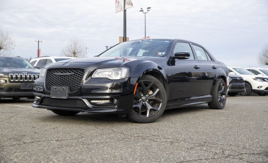 2022 Chrysler 300 Touring L LC2435