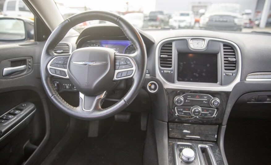 2022 Chrysler 300 Touring L LC2435