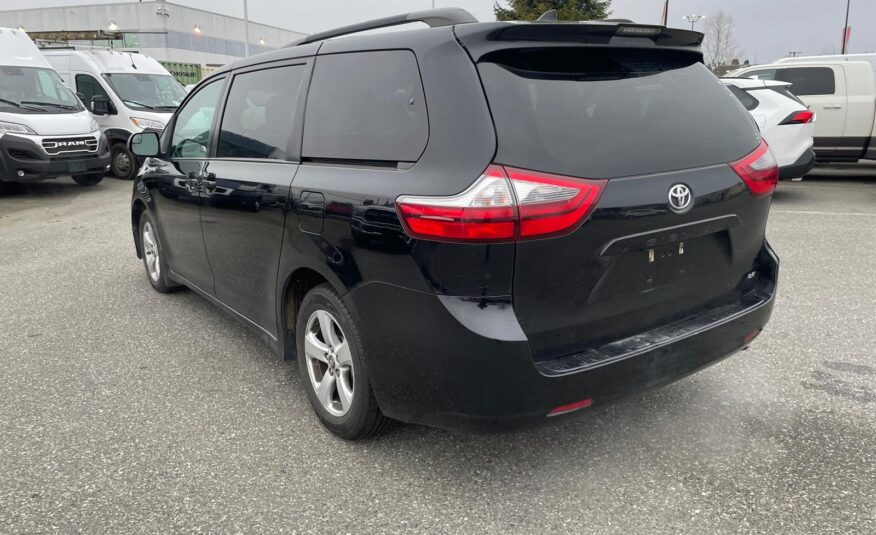 2020 Toyota Sienna LE 8-Passenger R115437A