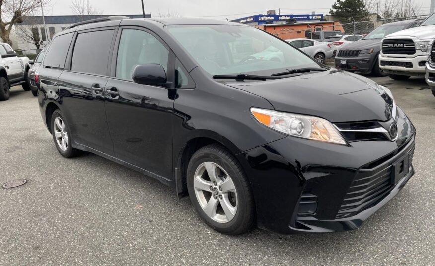 2020 Toyota Sienna LE 8-Passenger R115437A