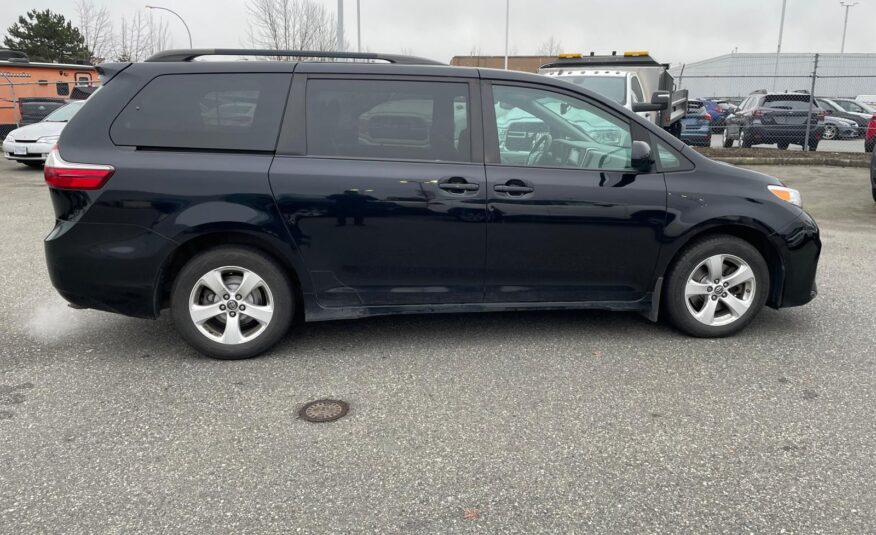 2020 Toyota Sienna LE 8-Passenger R115437A