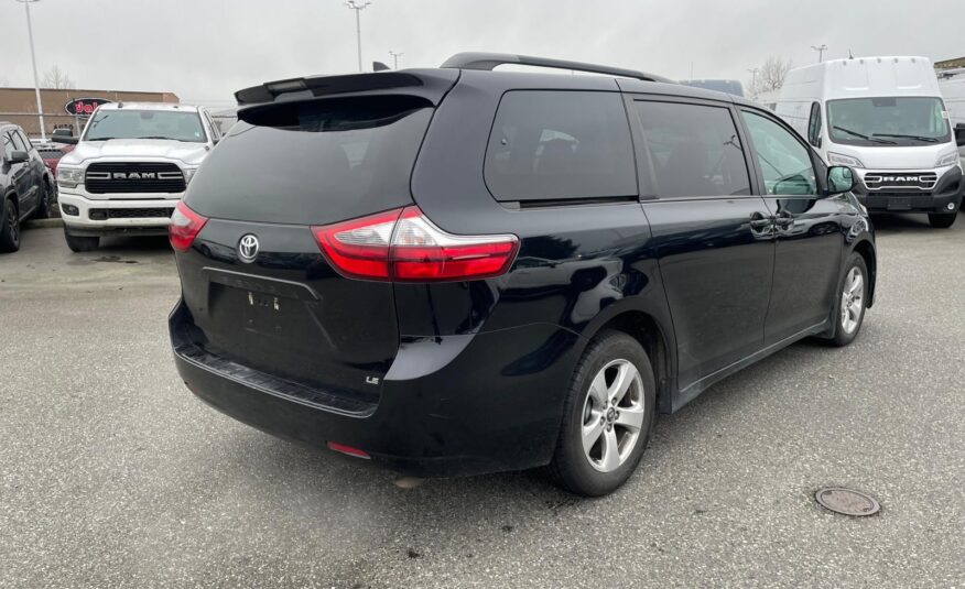 2020 Toyota Sienna LE 8-Passenger R115437A