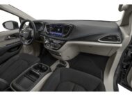 2022 Chrysler Pacifica Touring LC2458