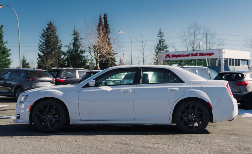 2022 Chrysler 300 Touring L LC2476