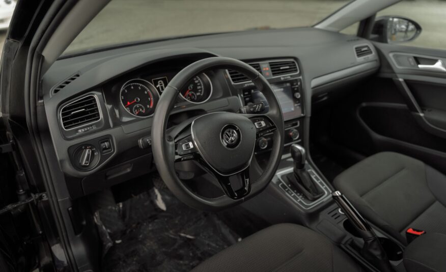 2021 Volkswagen Golf Comfortline LC2489