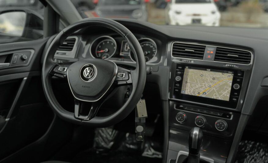 2021 Volkswagen Golf Comfortline LC2489