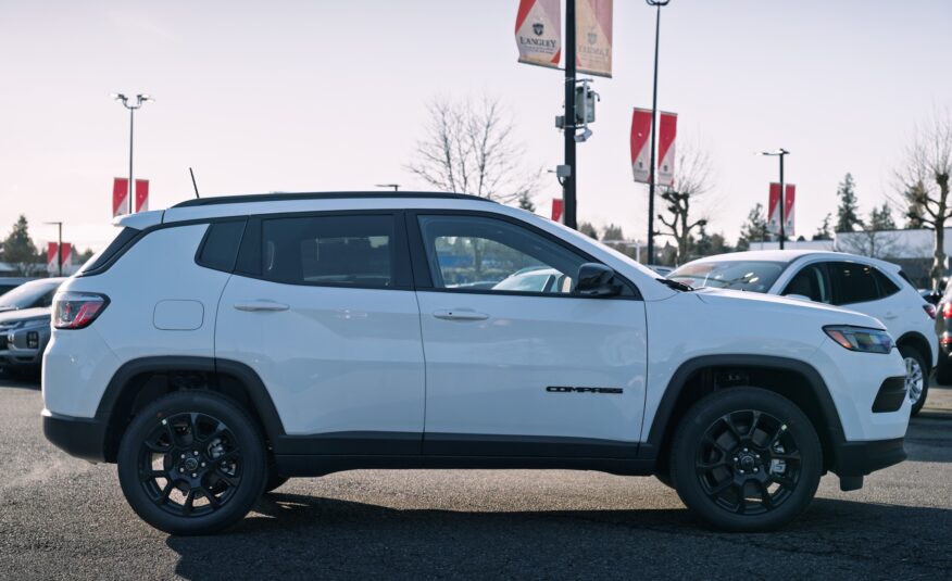 2025 Jeep Compass Altitude S560546