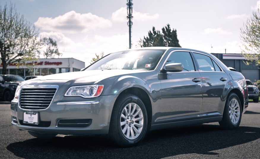 2011 Chrysler 300 Touring LC2435A