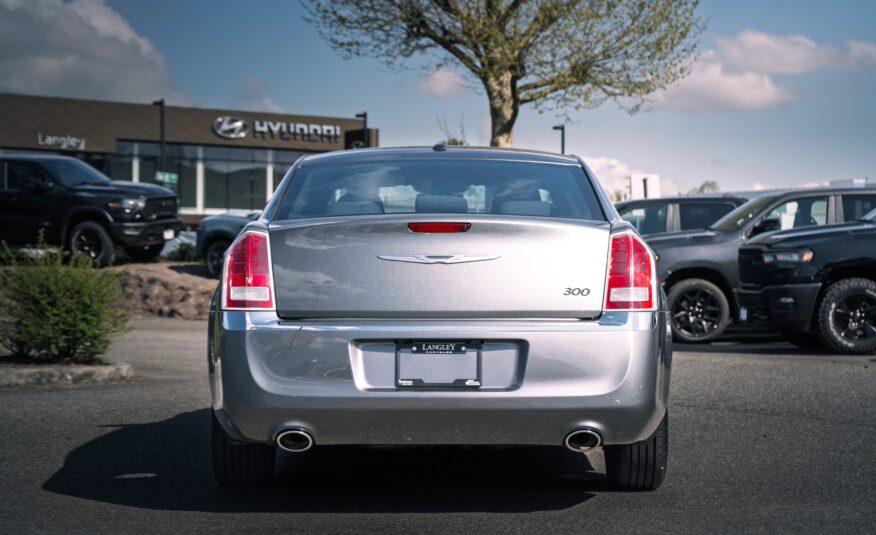 2011 Chrysler 300 Touring LC2435A