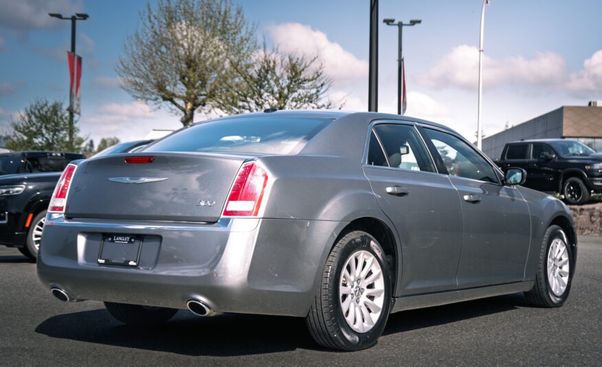 2011 Chrysler 300 Touring LC2435A