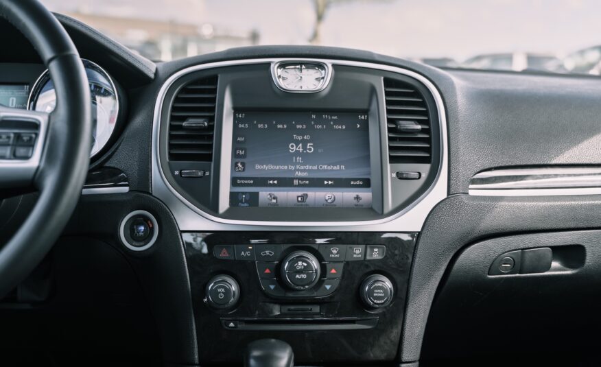 2011 Chrysler 300 Touring LC2435A