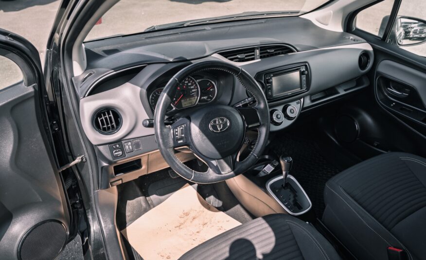 2015 Toyota Yaris SE S517375A