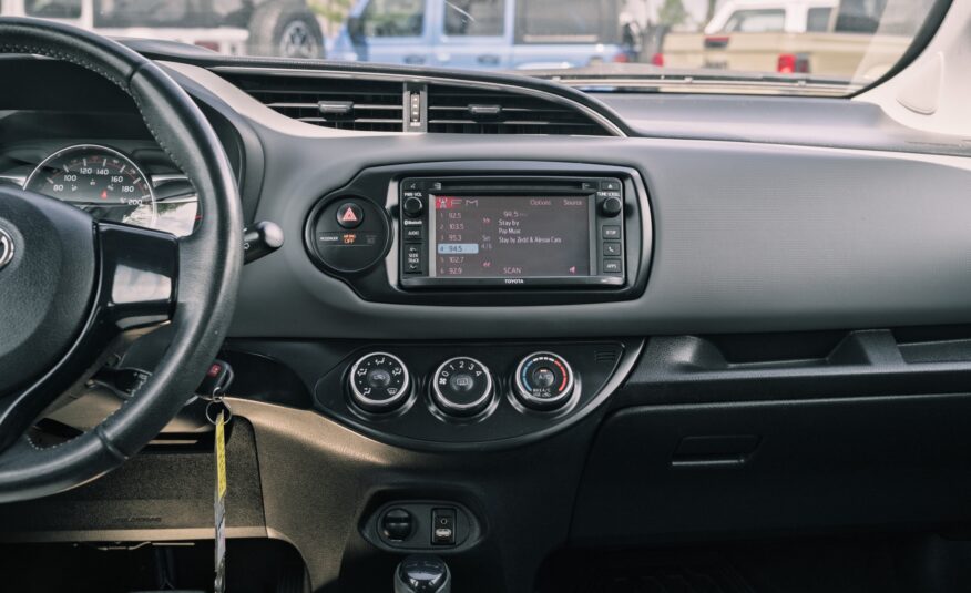 2015 Toyota Yaris SE S517375A