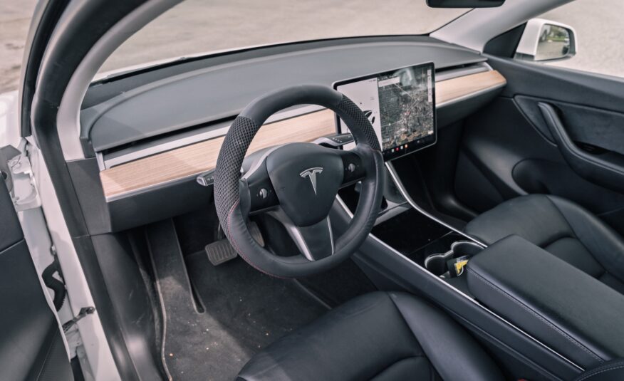 2021 Tesla Model Y Standard Range LC2558