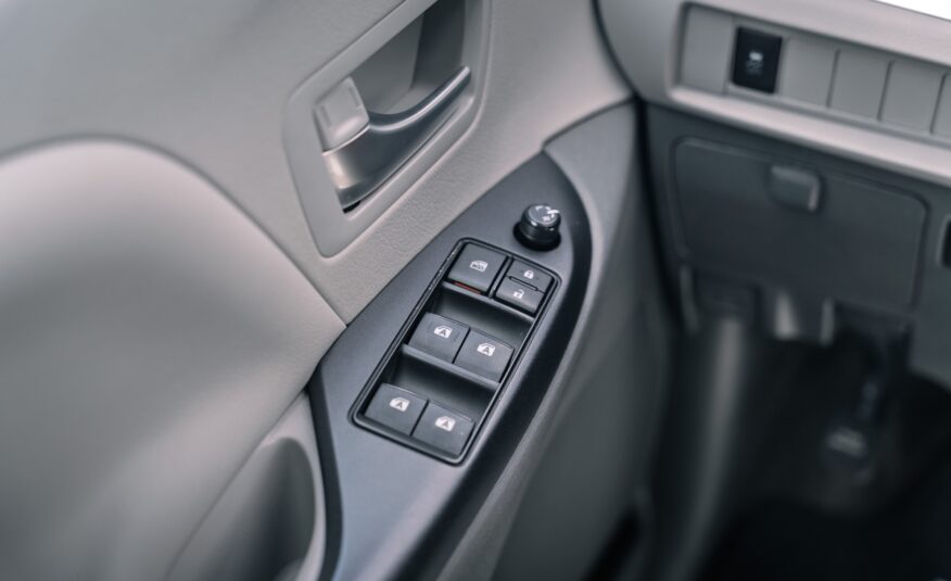 2018 Toyota Sienna LE 8-Passenger LC2552
