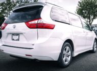 2018 Toyota Sienna LE 8-Passenger LC2552