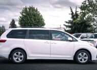 2018 Toyota Sienna LE 8-Passenger LC2552