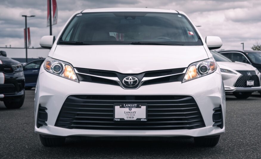 2018 Toyota Sienna LE 8-Passenger LC2552