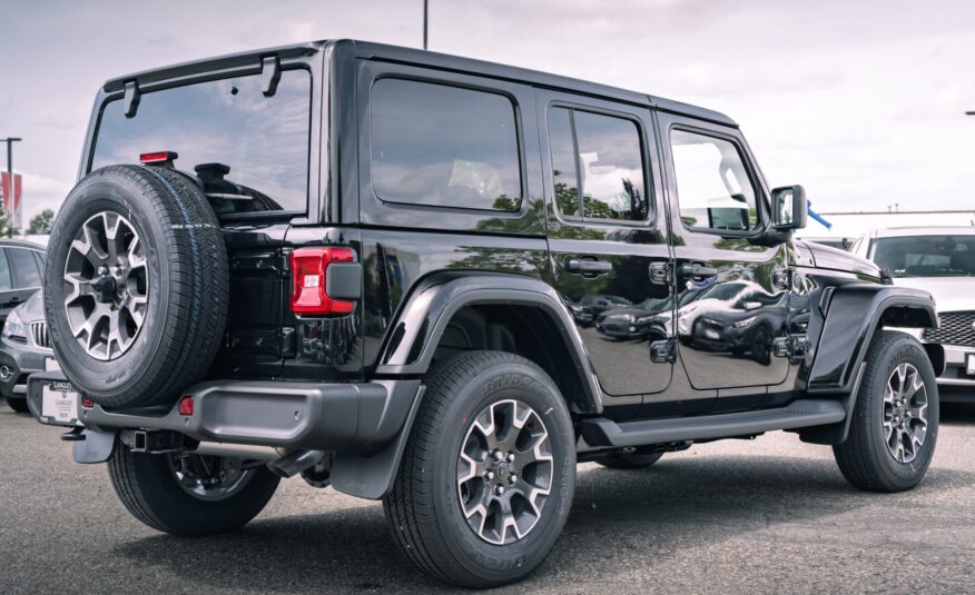 2025 Jeep Wrangler Sahara S582820
