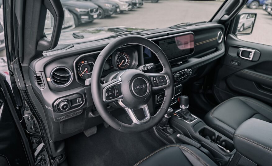 2025 Jeep Wrangler Sahara S582820