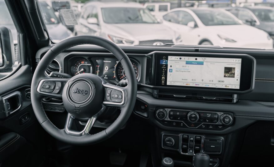 2025 Jeep Wrangler Sahara S582820